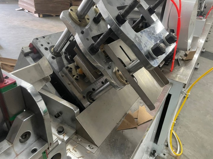 CNC-200 UGOLOK_4